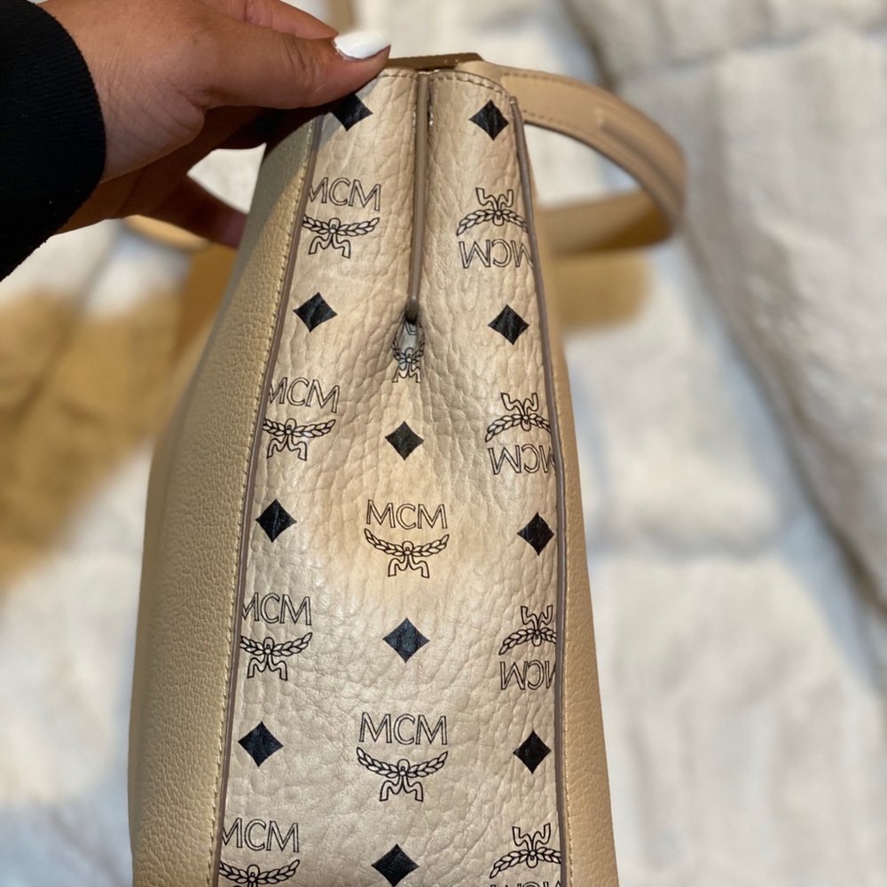 Mcm Sarah Visetos beige canvas hobo bag NWT - Picture 5 of 6